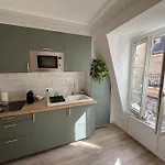 Joli Appartement Renove Au Coeur Des Batignolles